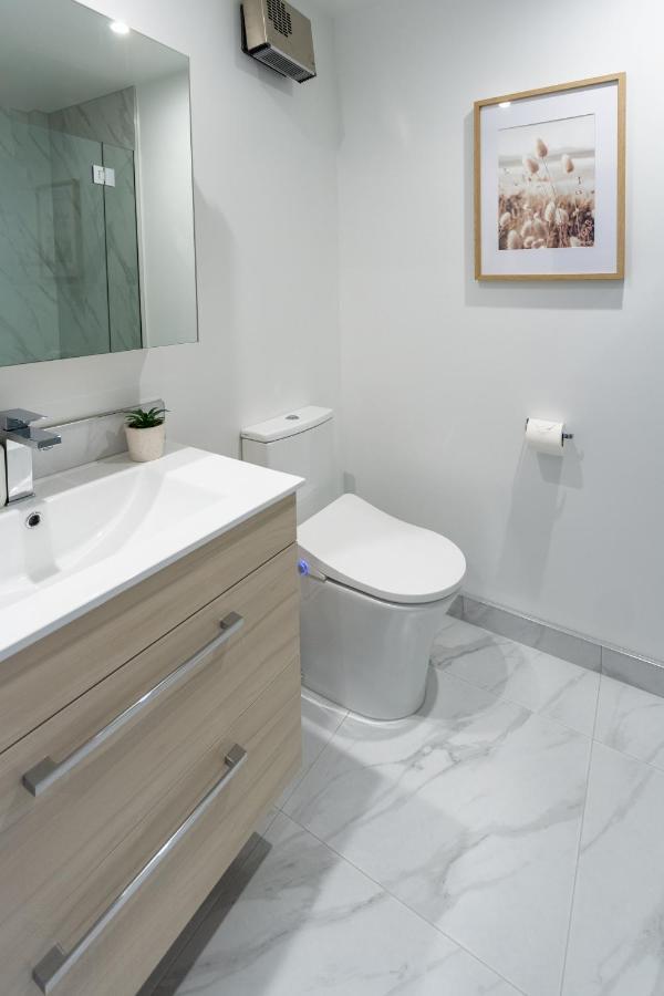 Central Sunny Perch 2 Bed 1 Bath Apartment Christchurch Bagian luar foto