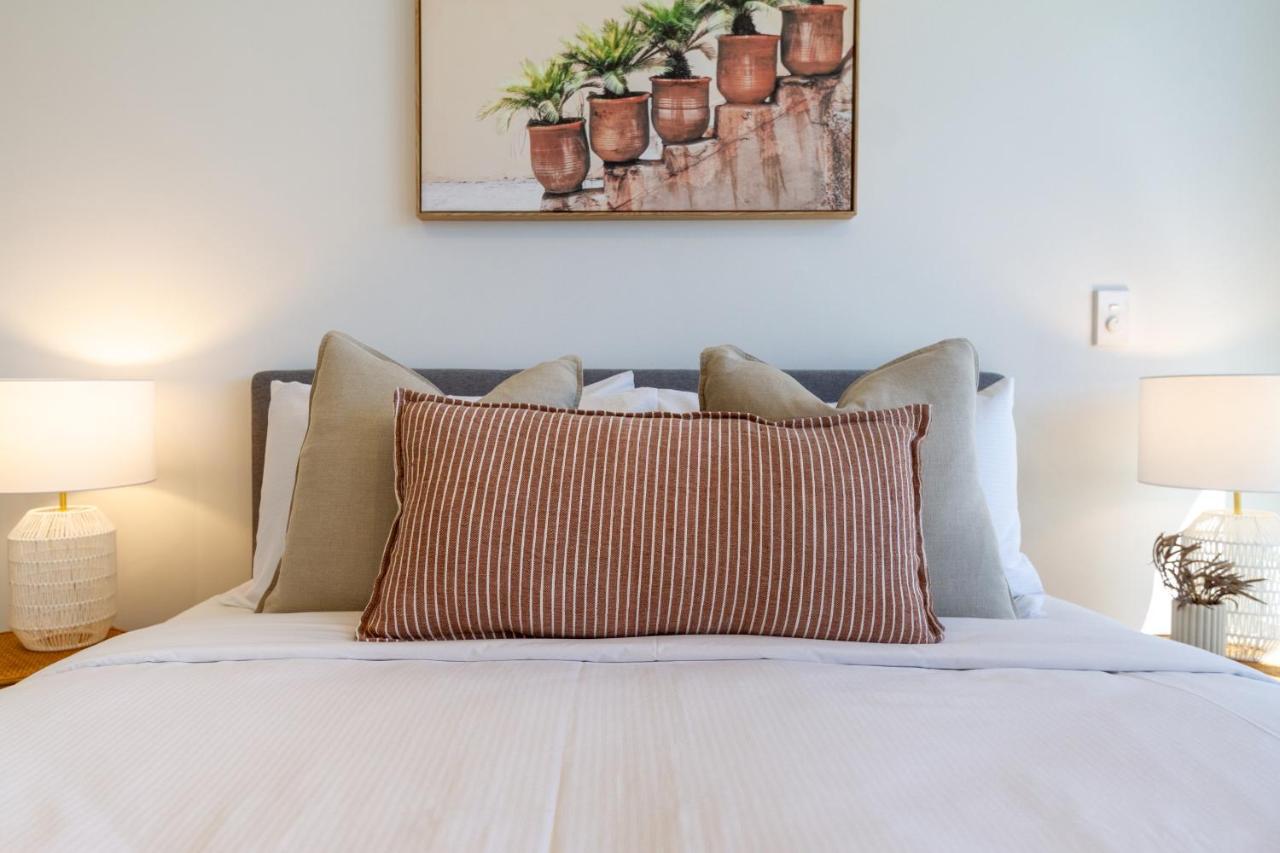 Central Sunny Perch 2 Bed 1 Bath Apartment Christchurch Bagian luar foto
