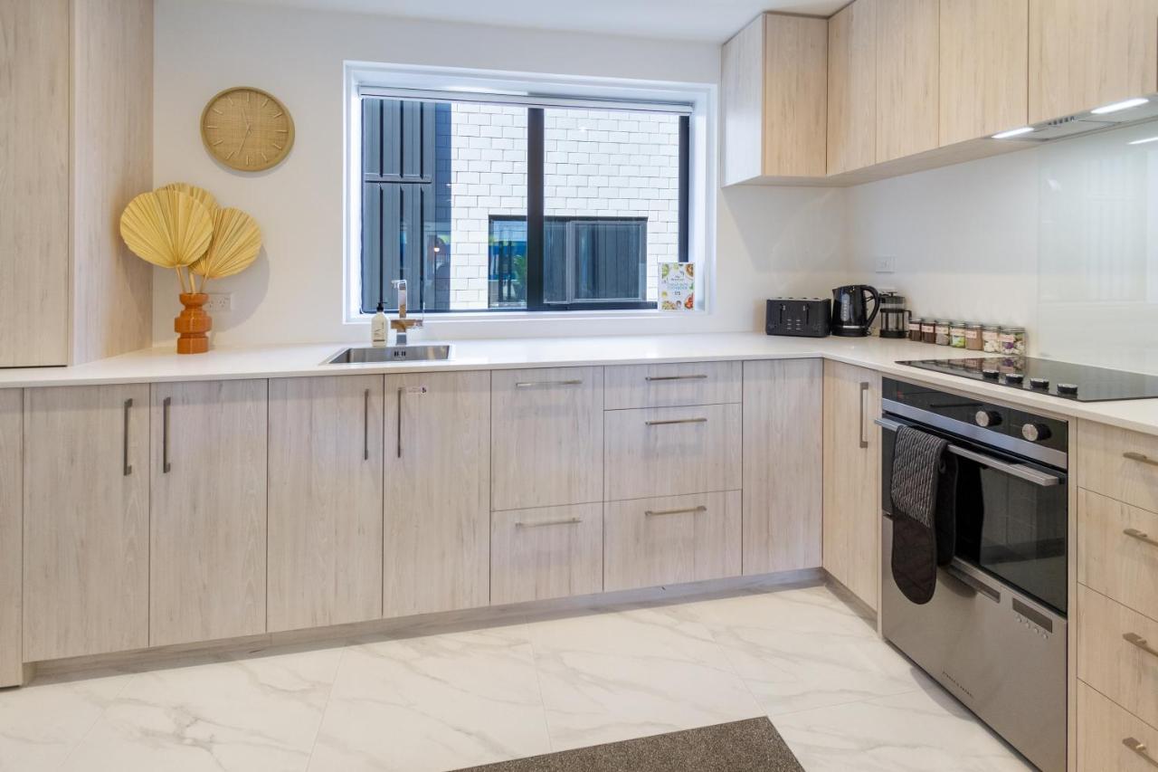 Central Sunny Perch 2 Bed 1 Bath Apartment Christchurch Bagian luar foto