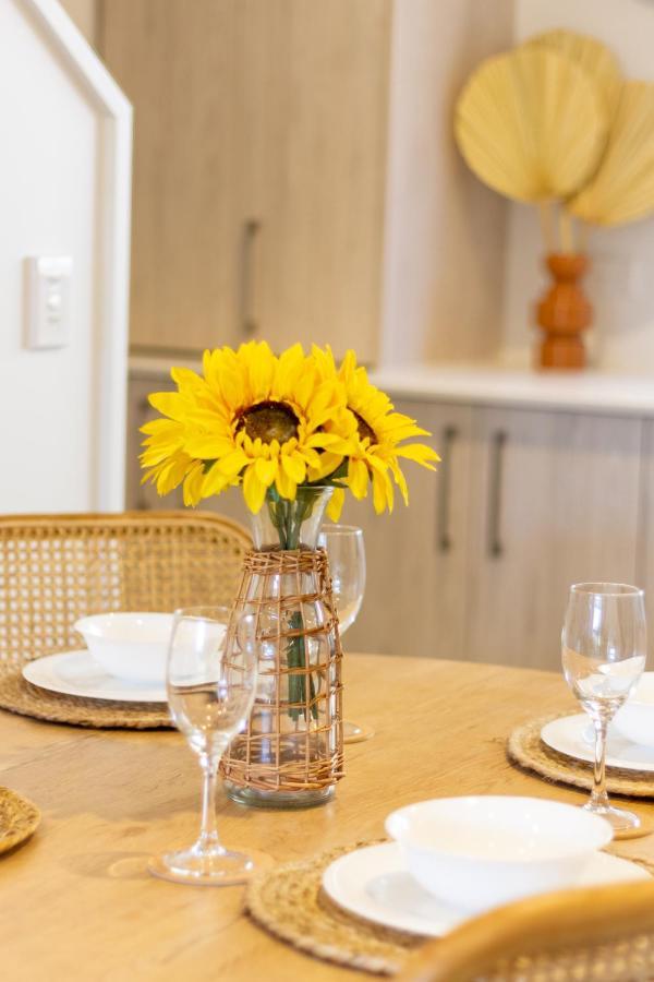 Central Sunny Perch 2 Bed 1 Bath Apartment Christchurch Bagian luar foto